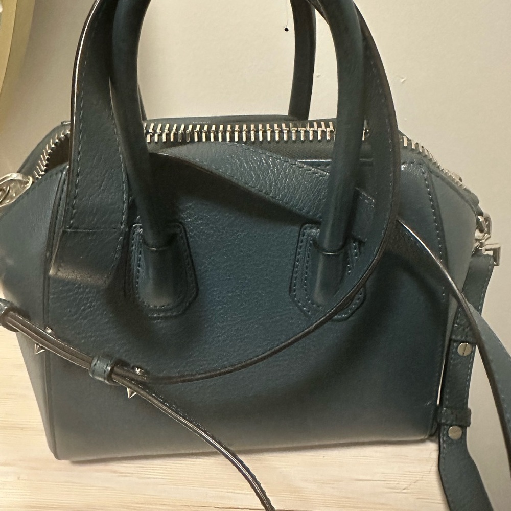 Givenchy Women's Blue Handbag - Picture 2 of 4